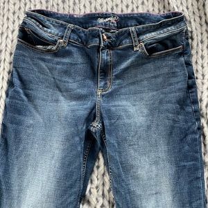 Like new women’s wrangler jeans